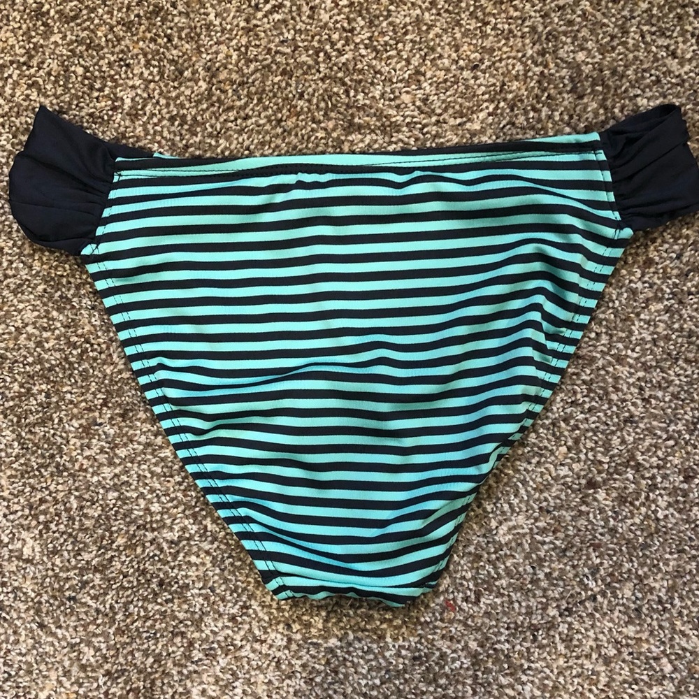 💙Mossimo Bikini Bottom SIZE: Medium - Picture 2 of 5